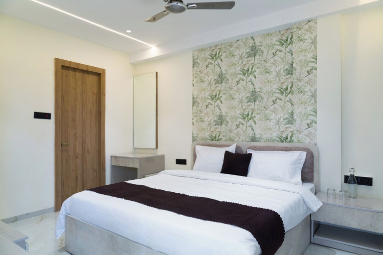Room 3, Dwarka Palace, Hingoli