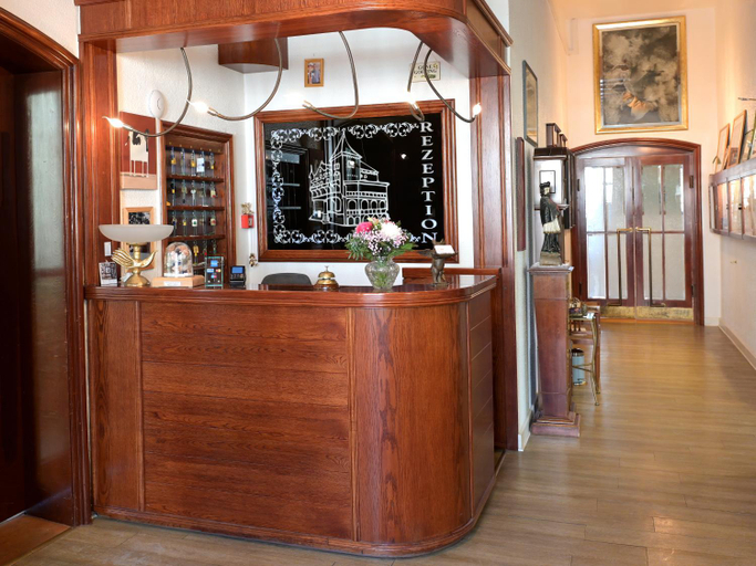 Public Area, Hotel Kronprinz, Hildesheim