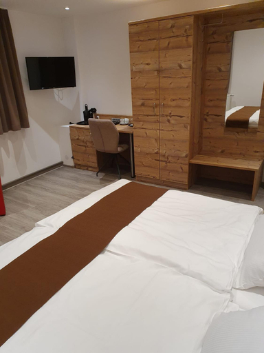 Bedroom 4, Gasthaus Adler, Calw