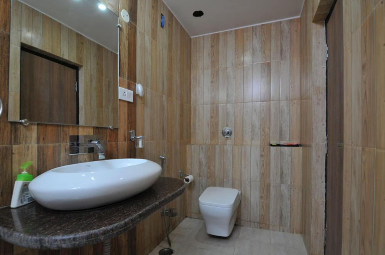 Bathroom 3, Hotel Milan Residential Muzaffarpur, Muzaffarpur