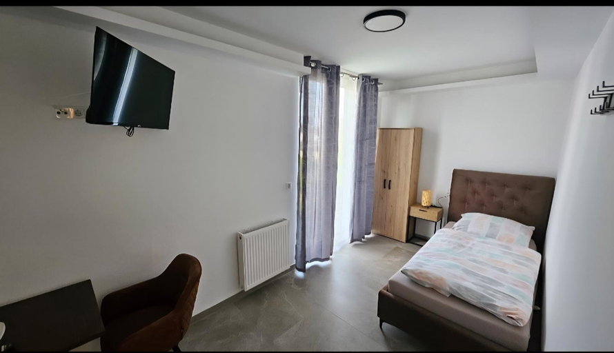 Bedroom 2, Hotel Akropolis, Herford