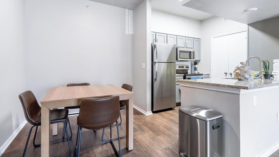 Private kitchen 5, Landing Furnished Apartments - Far West Side, Bexar