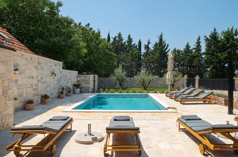 Pool 4, Villa Rustica, Benkovac