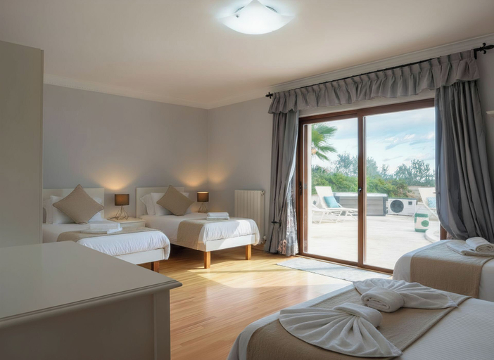 Interior 2, Villa Alexandra: Sea Views, Pool, Jacuzzi & Sauna