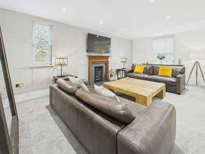 Living room 3, Harvax House, Monmouthshire