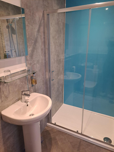 Bathroom 3, Brewery house, Dumfries and Galloway