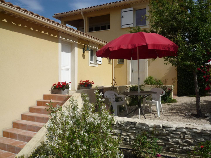 Front of property, VillaFleuryAppartement, Drôme