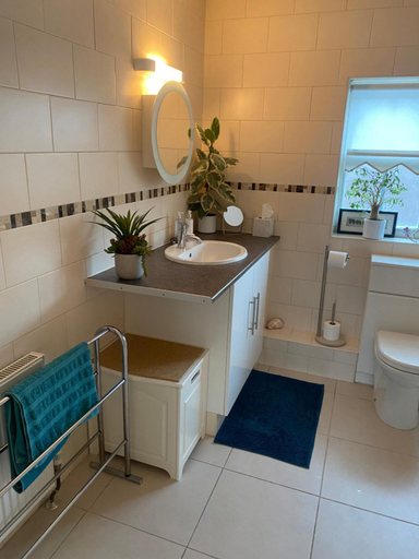 Bathroom 2, Beautiful private room with Kingsize bed and large private en-suite, Peterborough