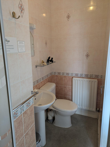 Bathroom 2, Sunnycroft Private Hotel, Conwy