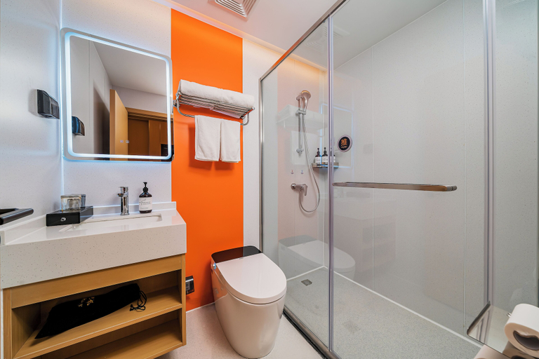 Bathroom 4, yagehuanjujiudian, Beijing