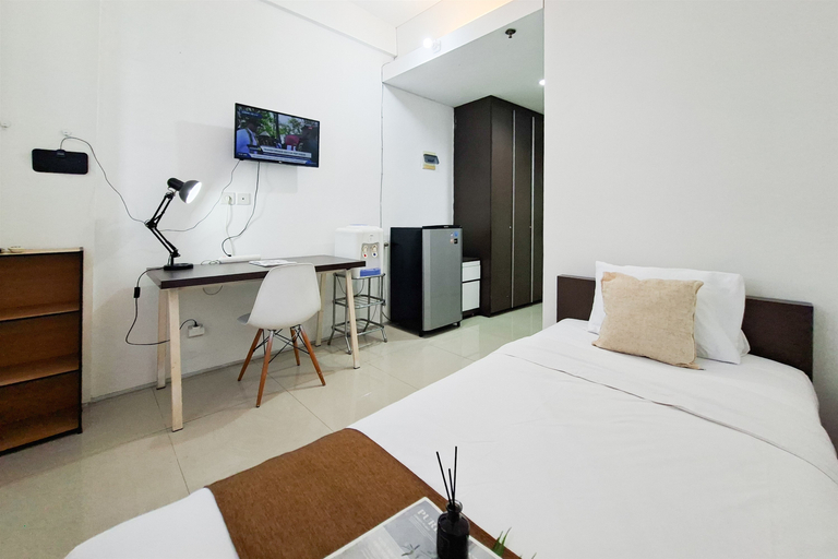 Bedroom 5, Comfy and Nice Studio (No Kitchen) at Apartment Kubikahomy By Travelio, Tangerang Selatan