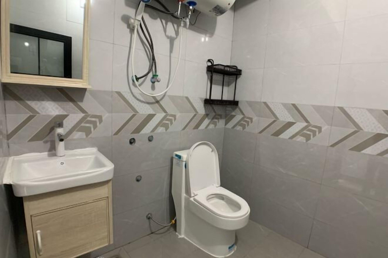 Bathroom 3, Home of Little Bee Guesthouse, Hezhou