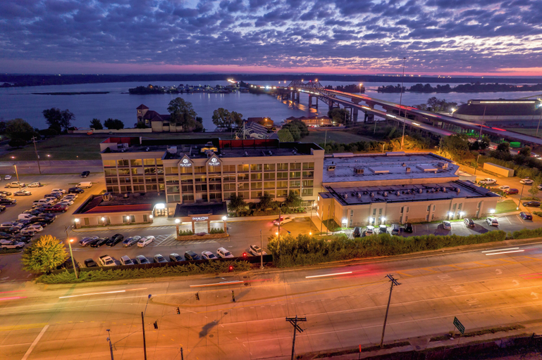 Exterior & Views, DoubleTree by Hilton Hotel Decatur Riverfront, Morgan