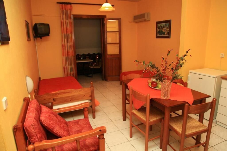 Room 5, Argo apartments near Nafplio, Peloponnese