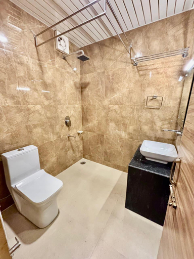 Bathroom, KRIMZON MANOR, Srinagar