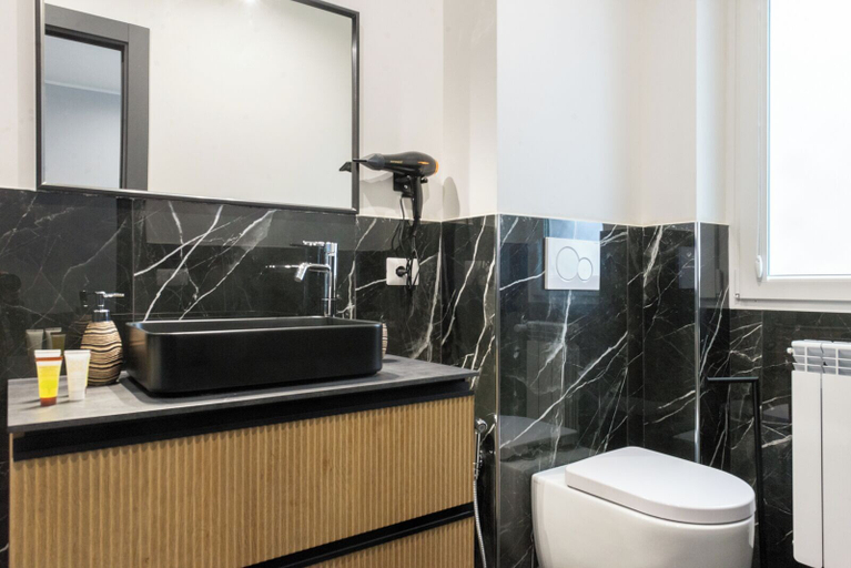 Bathroom 4, Magami Station Ciampino, Roma