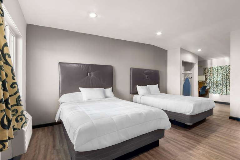 Bedroom 2, Suburban Studios Ridgecrest near China Lake Naval Station, Kern