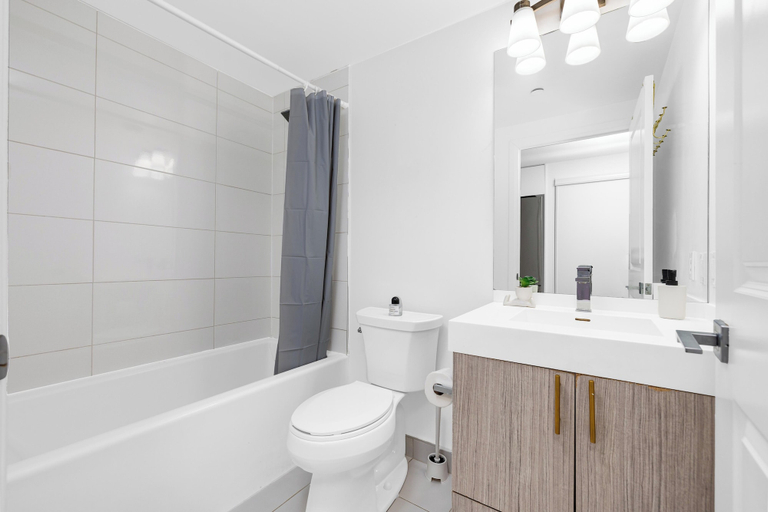 Bathroom 2, The Eaton Towers Dundas Toronto, Toronto