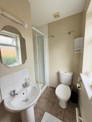 Bathroom 3, 4 Sisters Inn, Lincolnshire