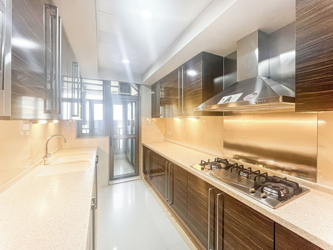 Private kitchen, Tyms 3BR 2BA Residence Yucui Shanghai, Shanghai