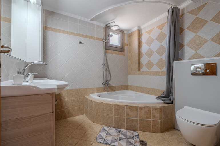 Bathroom 4, Aloe, Crete