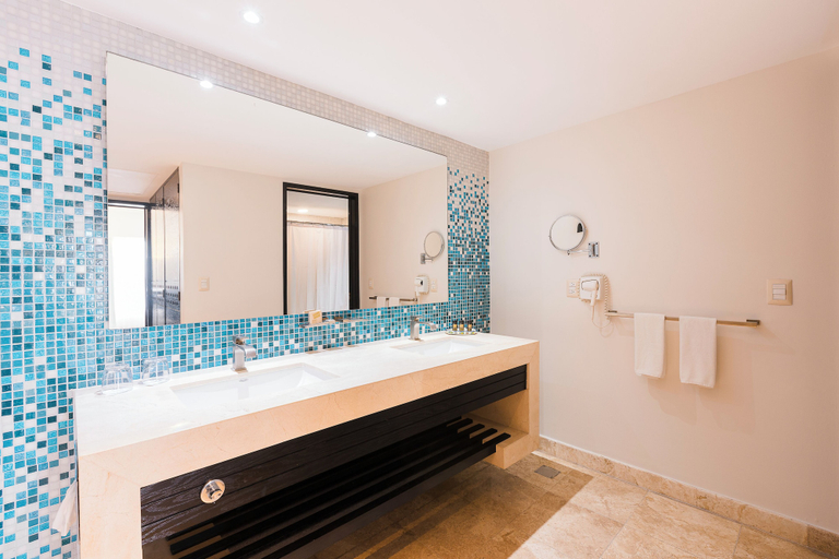 Bathroom 4, Hotel Azul Ixtapa All Inclusive Beach Resort Convention Center, José Azueta