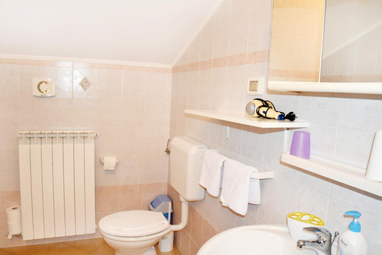 Bathroom 2, Apartmani ANITA, Umag