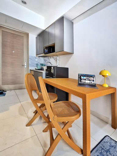 In-room dining, Armelia By SanLiving - 2BR - Direct Mall, West Jakarta