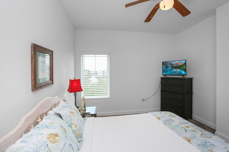 Room 1, Waterside Village Condo 302, Bay