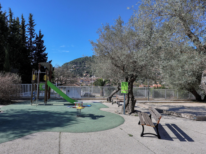 Children's play area - outdoor, Vacancéole Sun Hols Les Cottages Varois, Var