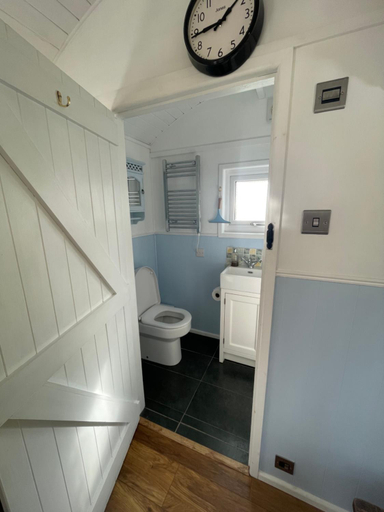Bathroom, Tor Royal Farm House, Devon