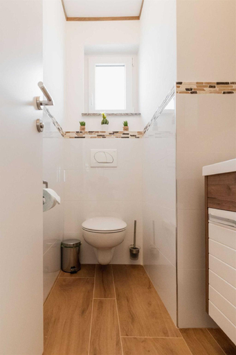 Bathroom 3, CROWONDER REITERERS VILLA V2, Privlaka