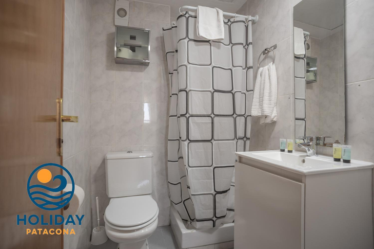 Bathroom 3, Front Sun Beach Apartment, Valencia