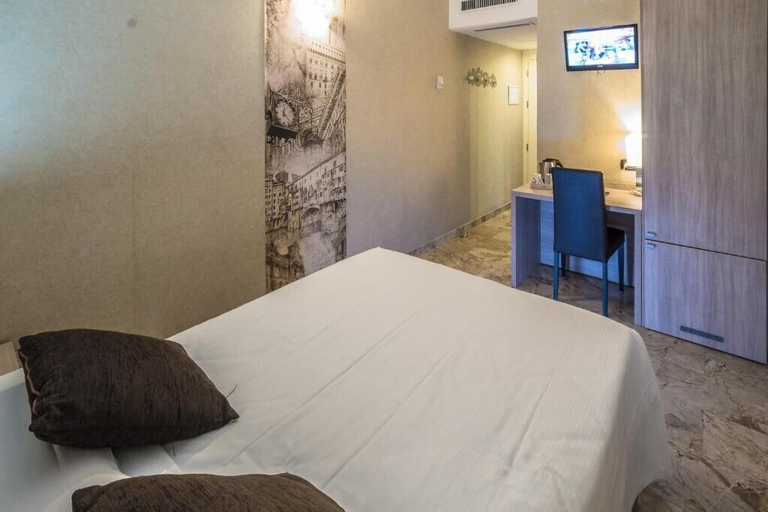 Bedroom 2, Hotel Canova, Milano