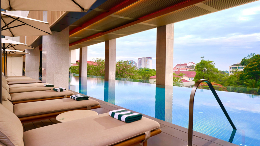 Sport & Beauty 3, Holiday Inn & Suites VIENTIANE, Vientiane