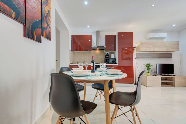 Others 4, Off the Ferries, Sliema, 2-bedroom Apartment
