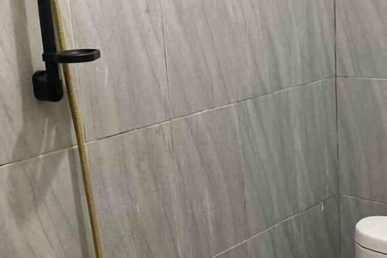 Bathroom 3, Rays Residence, West Jakarta
