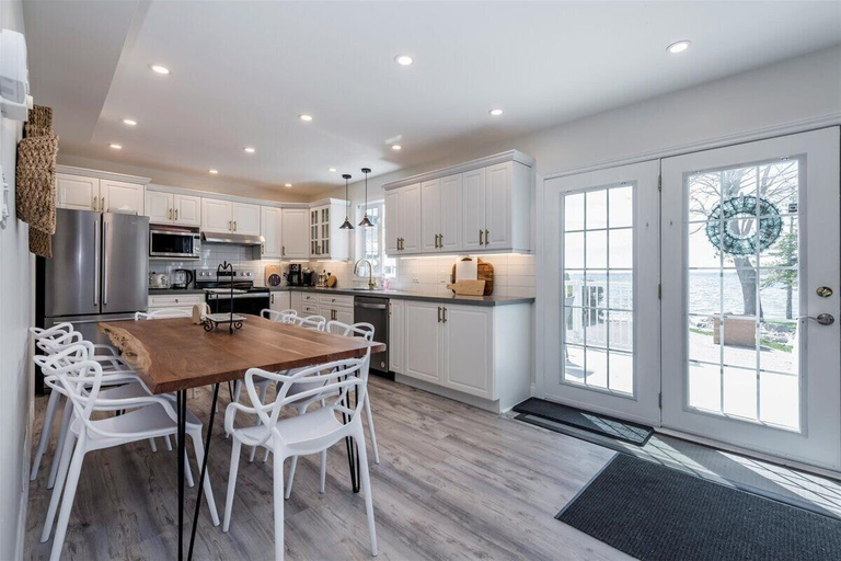 Private kitchen 3, Lakeside Escape in Ramara, Simcoe