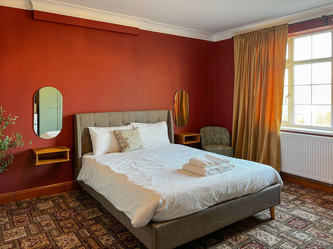 Room 2, Zozy Anson, London