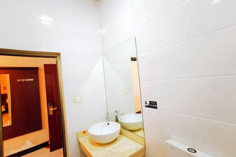Bathroom 4, Hurui Hotel, Honghe Hani and Yi