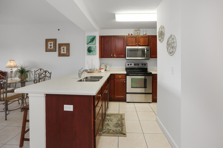 Private kitchen 5, Waterside Village Condo 302, Bay