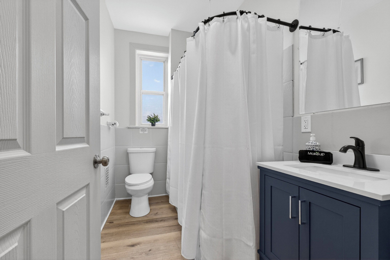 Bathroom 3, Spacious 3BR House in St. Louis, Saint Louis