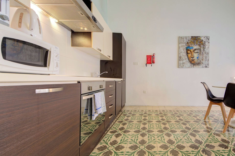 Interior 5, Spacious High Ceiling Sliema Apartment