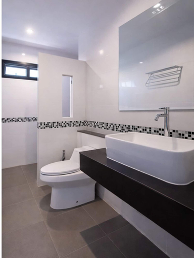 Bathroom 5, Baanphet Sukphrom Wang Nam Khiao, Wang Num Khiaw