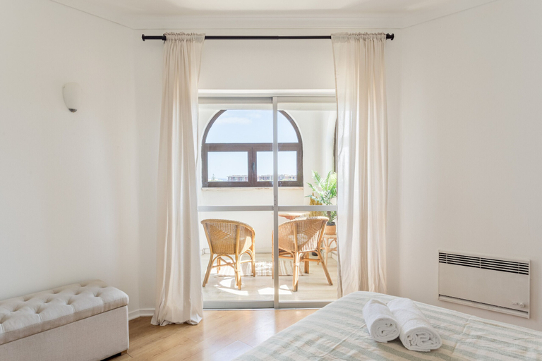 Room 5, Cascais Ocean View by Homing, Cascais