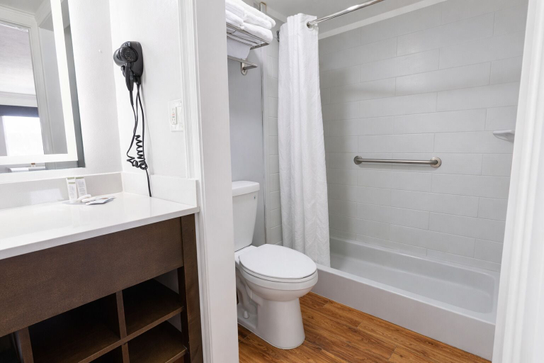 Bathroom 3, Destin Inn and Suites, Okaloosa