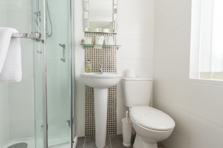 Bathroom 3, Meadfoot Guesthouse Room only accommodation for Adults, Cumbria