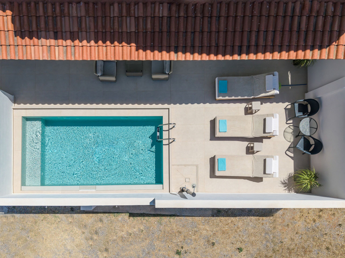 Pool 2, Arokaria, Crete