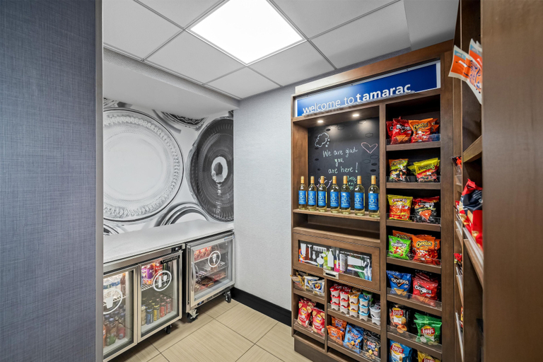 Food & Drinks 5, Hampton Inn & Suites Ft. Lauderdale West-Sawgrass/Tamarac, Broward