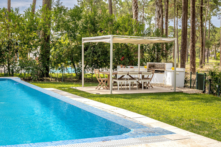 Pool 5, Aroeira Modern Grand Villa by Homing, Almada